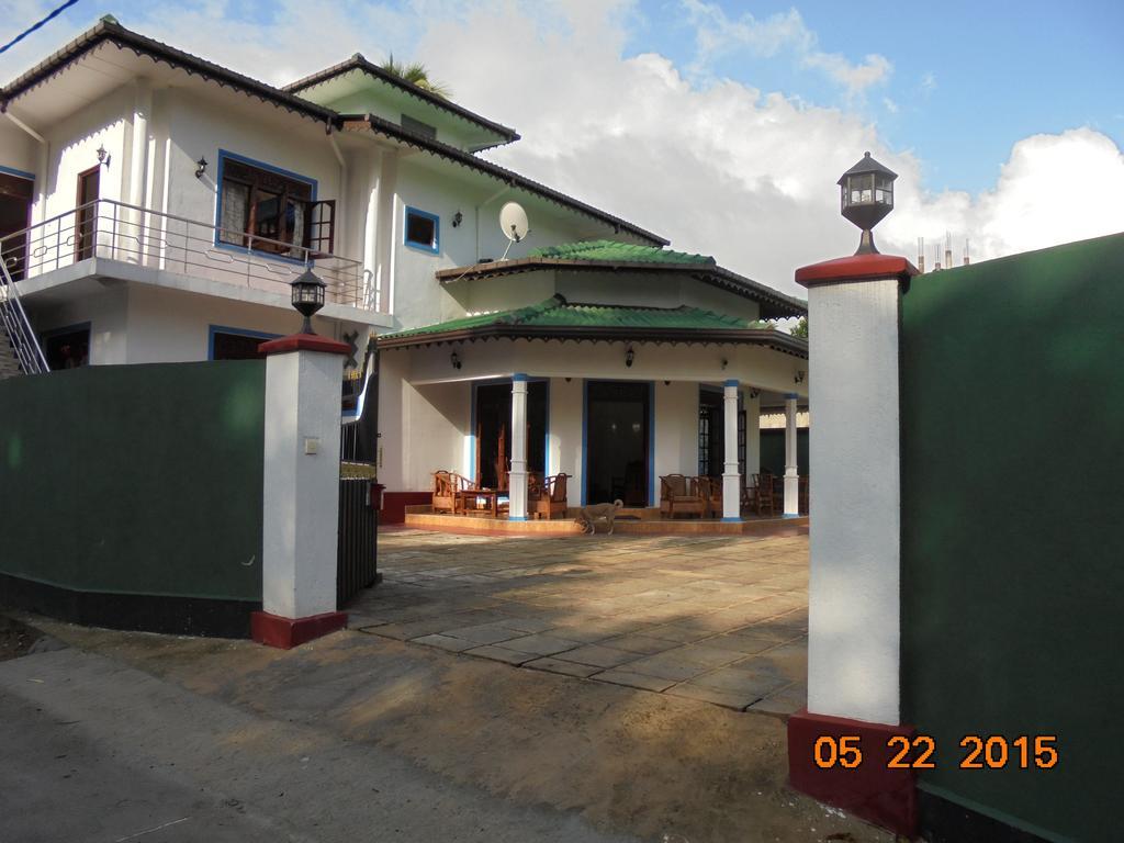 The Hotel Paradise Katunayaka Exterior foto